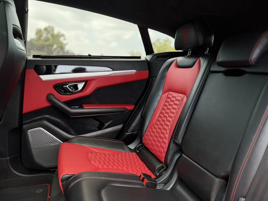 Used 2021 Lamborghini Urus AWD/4WD image 37