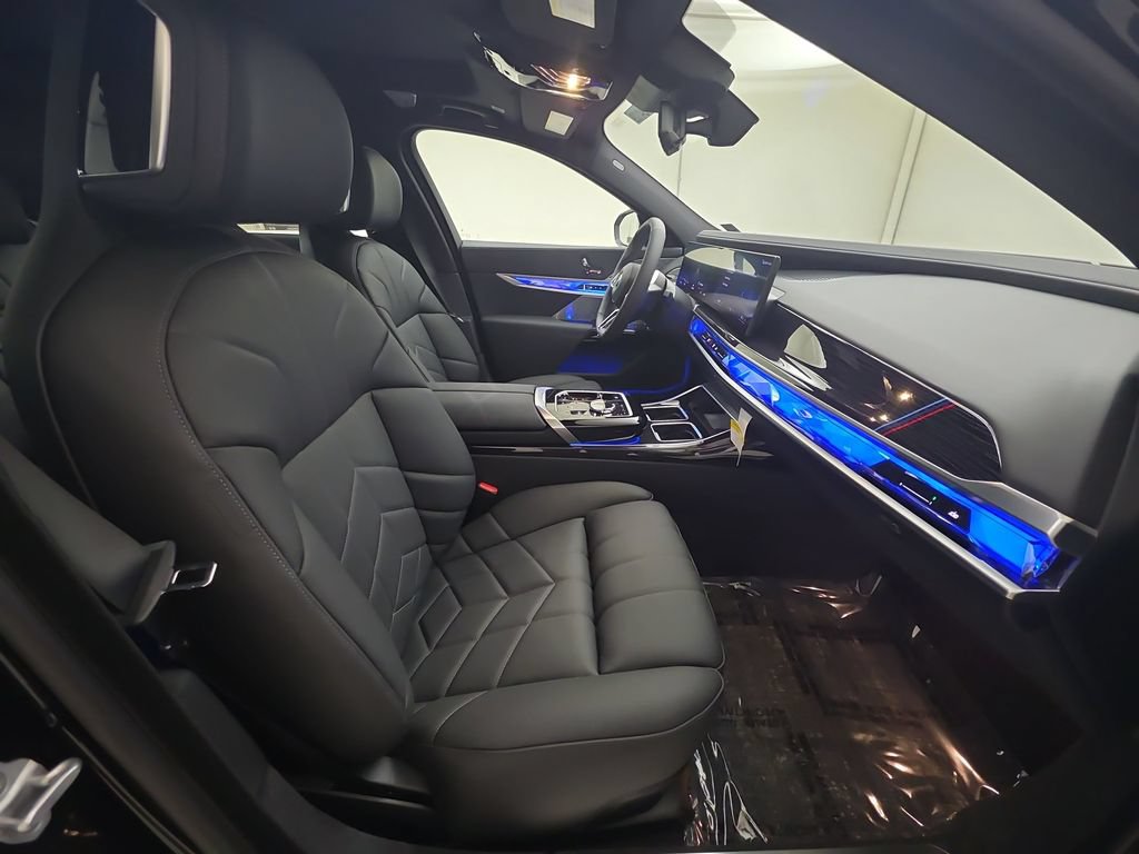 New 2026 BMW i7 xDrive60 w/ Executive Package AWD/4WD image 32