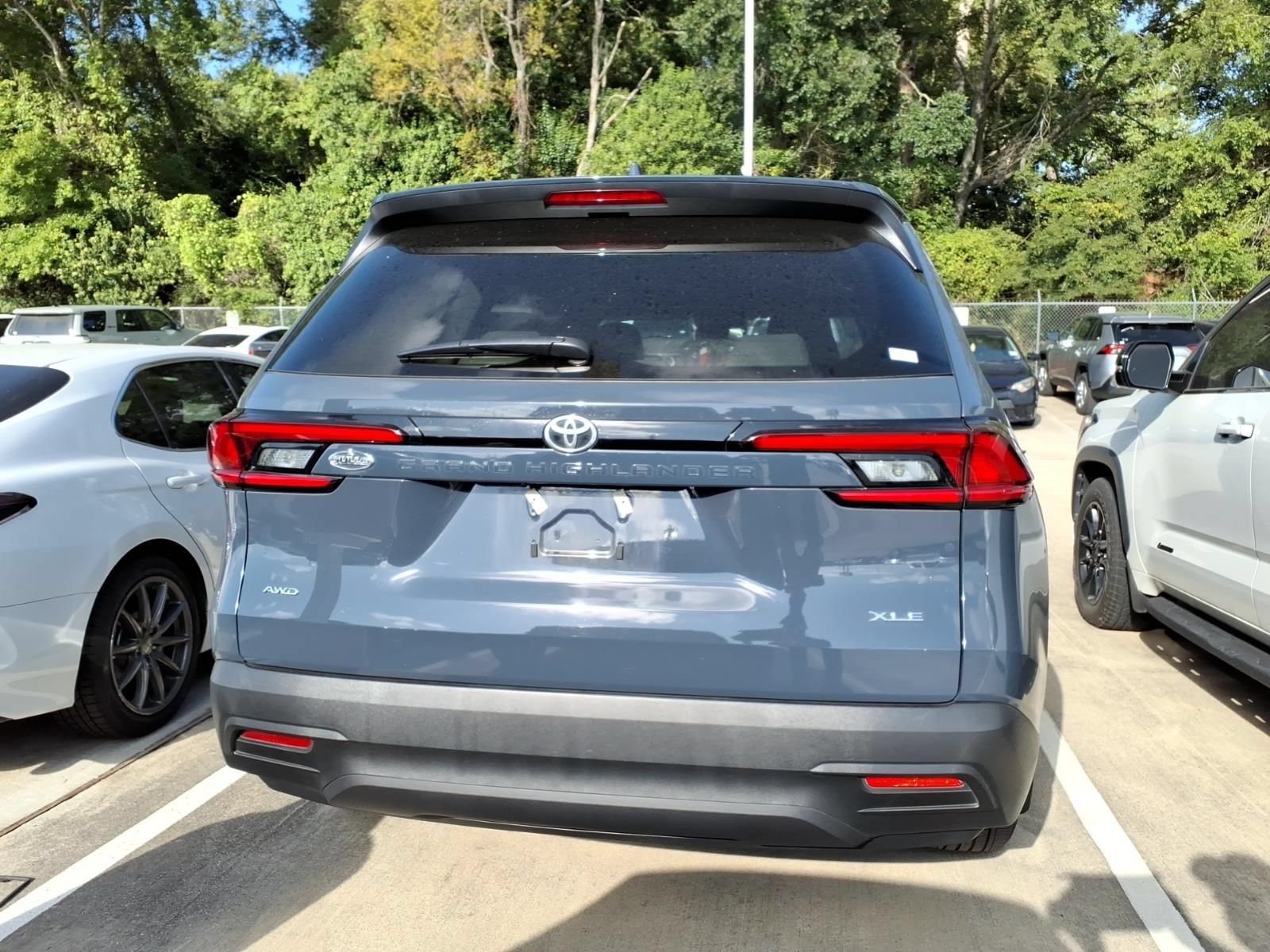 Used 2025 Toyota Grand Highlander AWD image 5