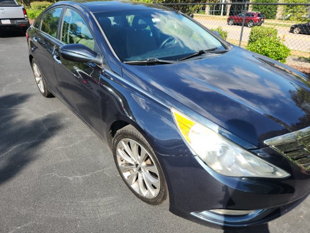 Used 2011 Hyundai Sonata SE w/ Navigation & Sunroof Pkg 4 FWD image 5