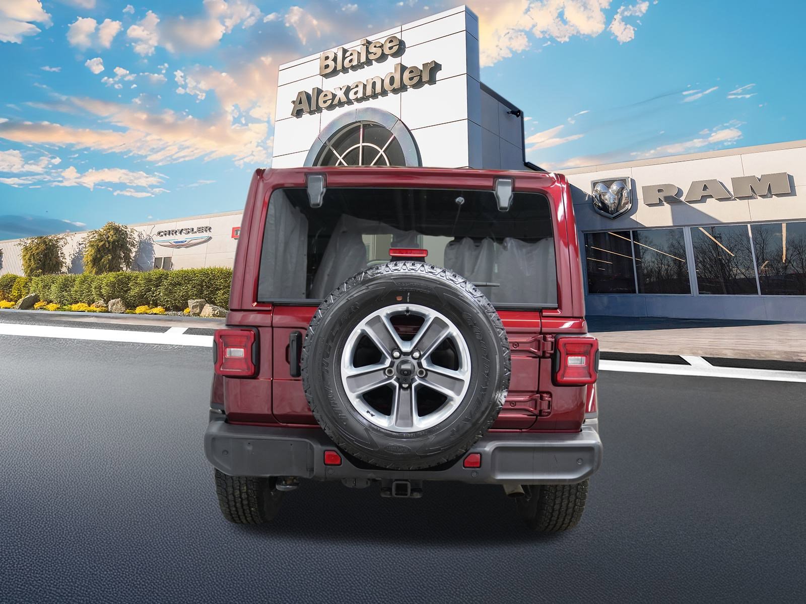 Used 2021 Jeep Wrangler Unlimited Sahara image 6