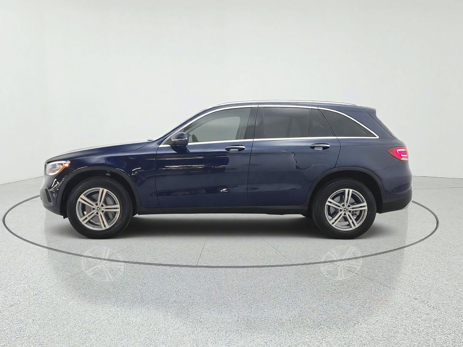 Certified 2022 Mercedes-Benz GLC 300 4MATIC w/ Premium Package Lite image 8