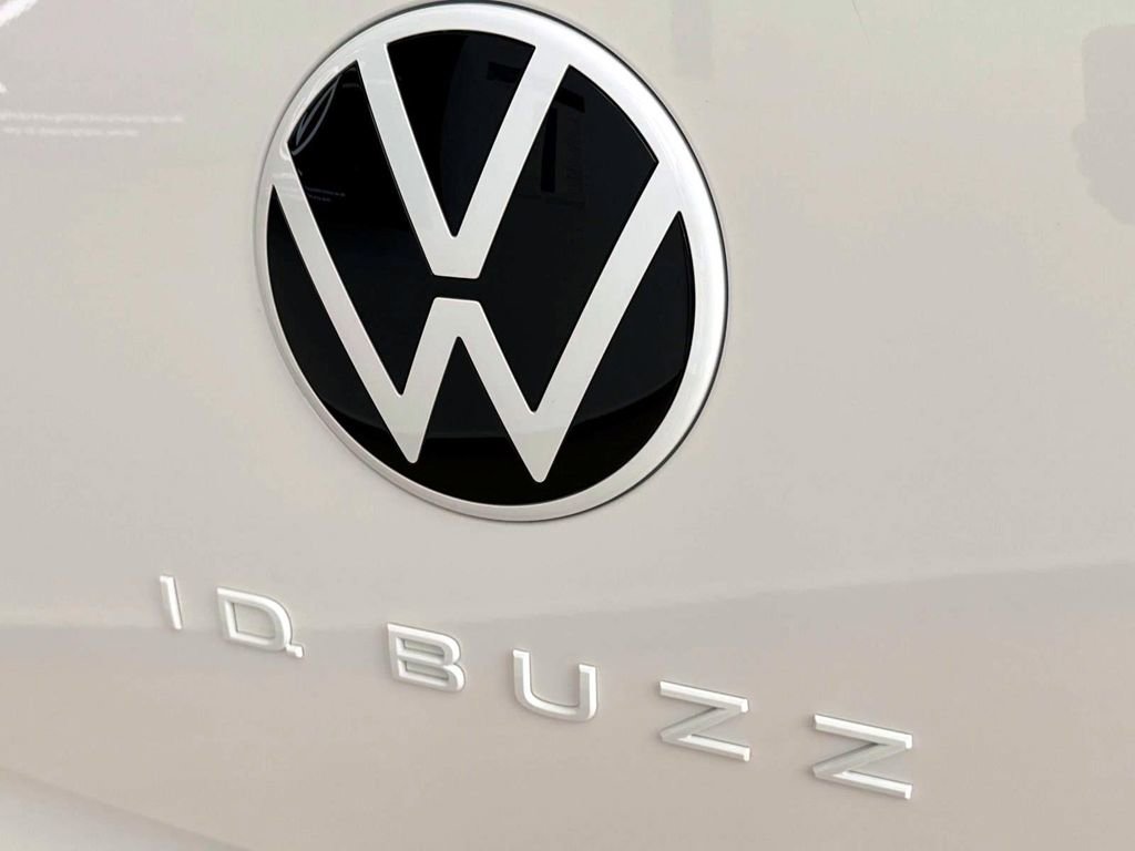 New 2025 Volkswagen ID. Buzz Pro S image 6