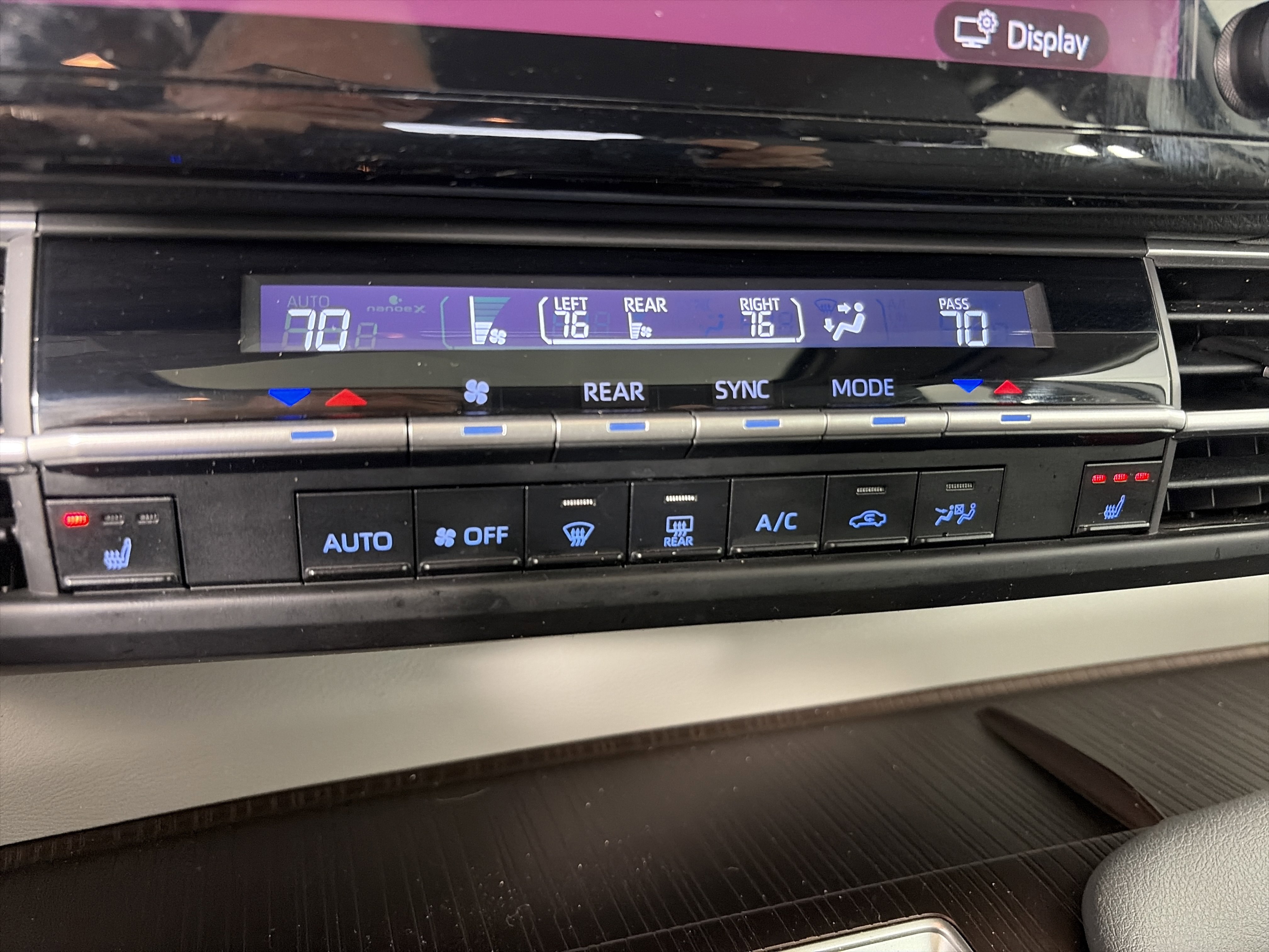 Used 2021 Toyota Sienna XLE image 28