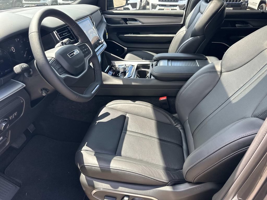 New 2026 Jeep Grand Wagoneer L Limited AWD/4WD image 18