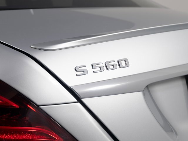Used 2019 Mercedes-Benz S 560 Sedan w/ AMG Line Exterior image 40