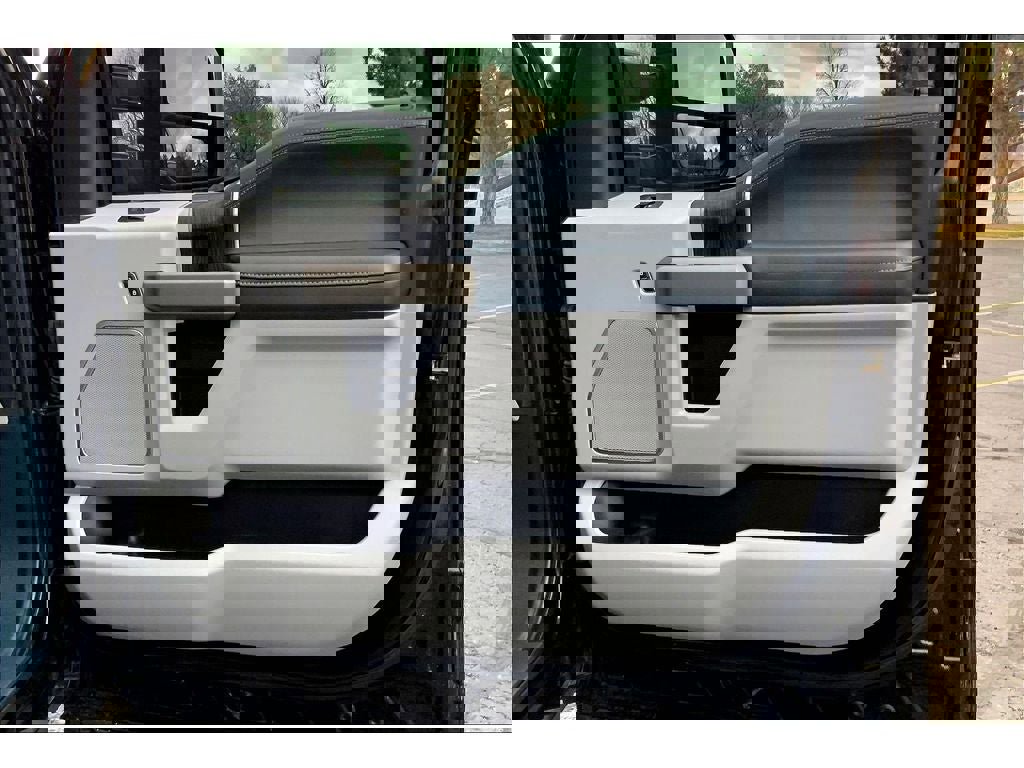 Used 2022 Ford F350 Limited image 26