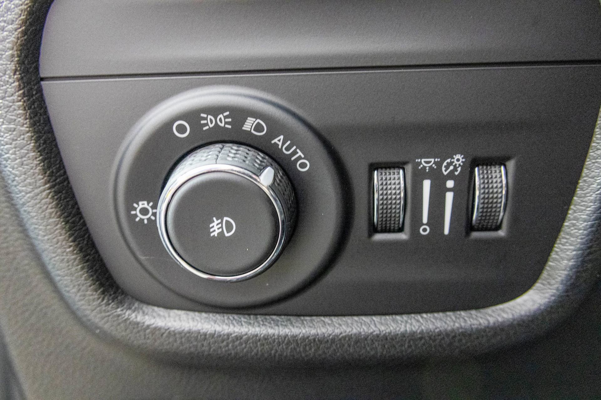 Used 2023 Jeep Grand Cherokee L Limited image 20