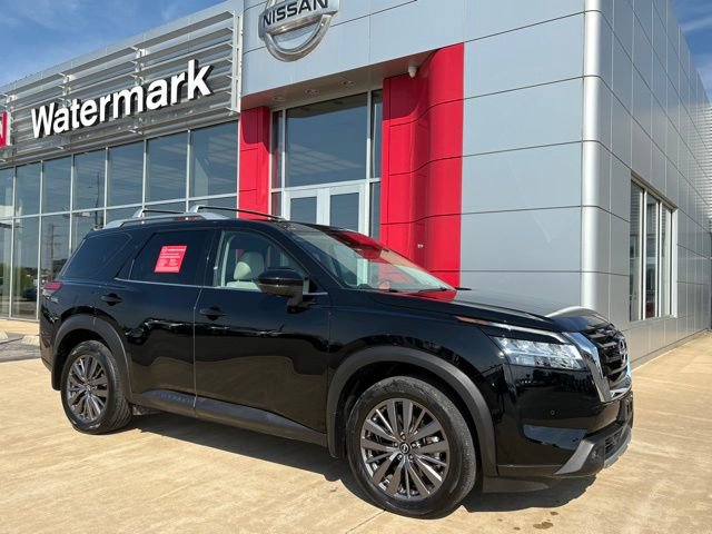 Used 2024 Nissan Pathfinder SL w/ SL Premium Package