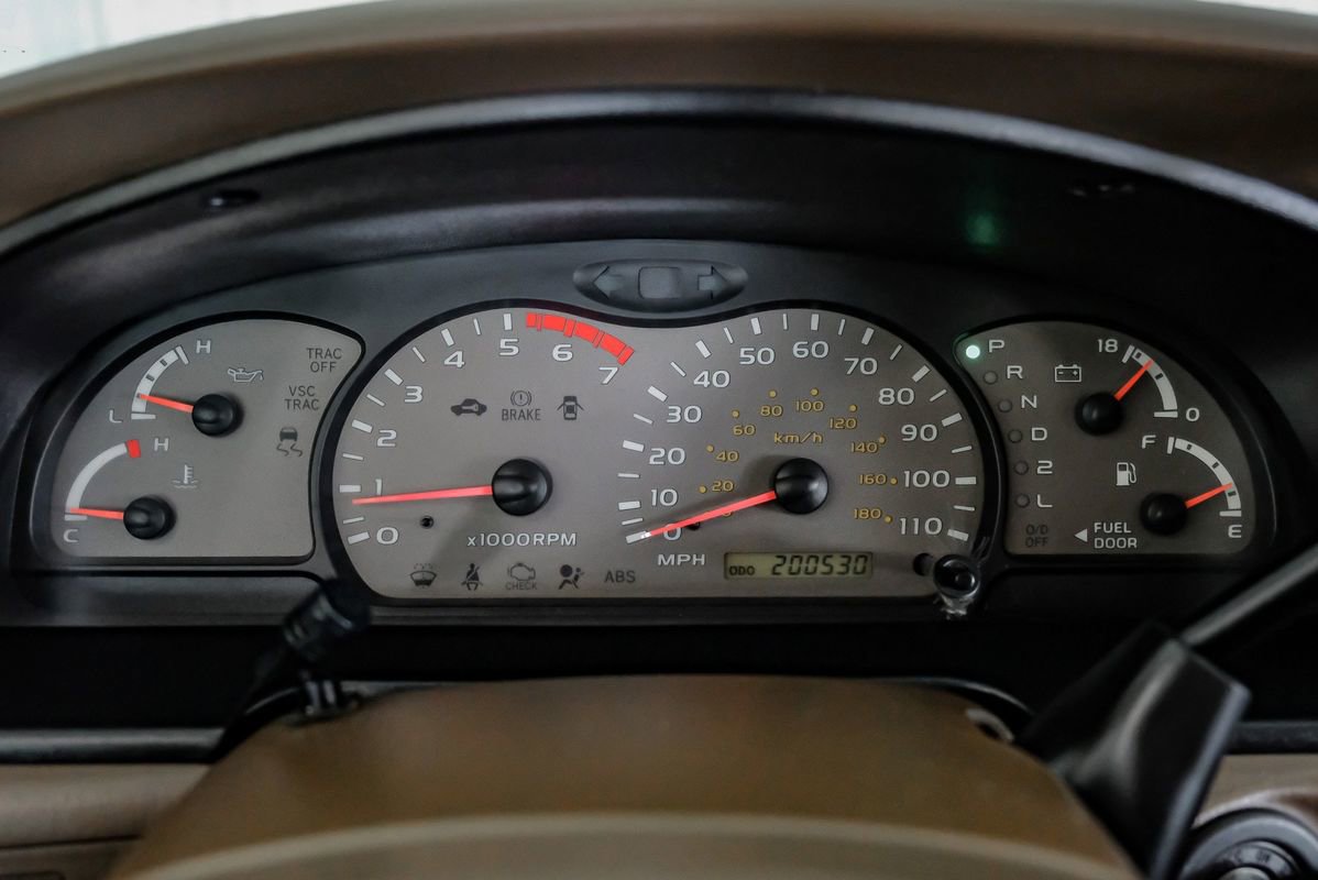 Used 2004 Toyota Sequoia SR5 image 18