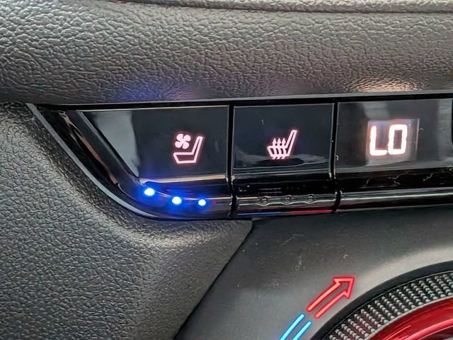 Used 2021 Chevrolet Blazer RS w/ Enhanced Convenience Package FWD image 27