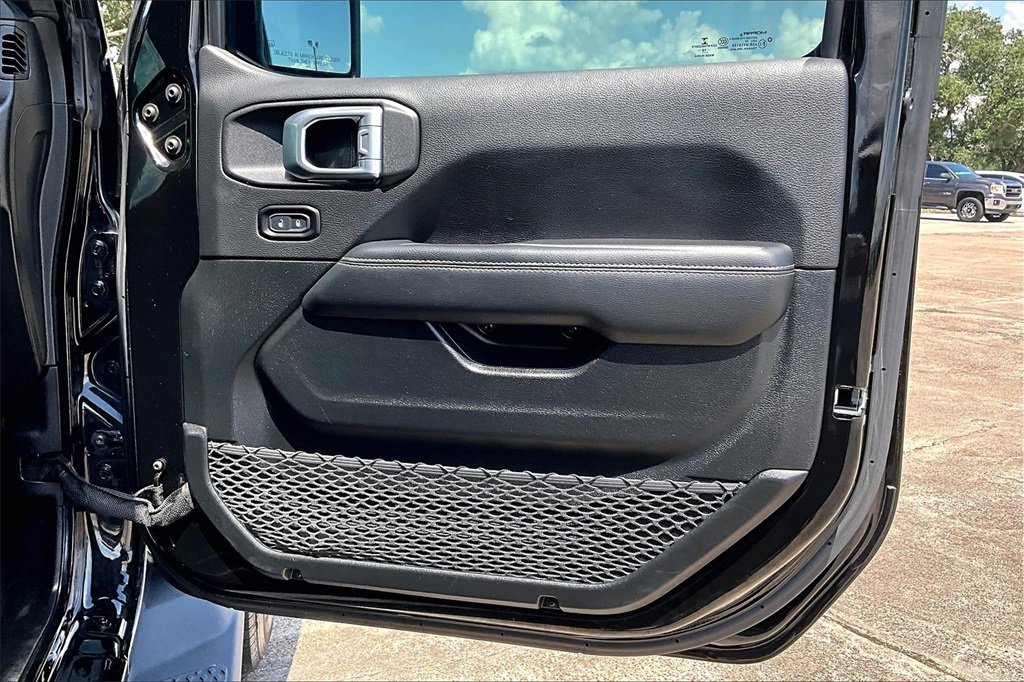 Used 2020 Jeep Gladiator Overland image 29