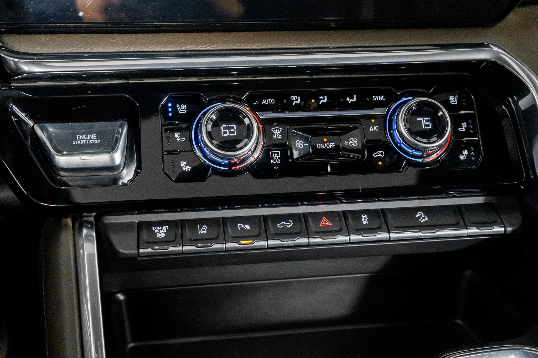 Used 2025 GMC Sierra 3500 Denali w/ Denali Reserve Package image 39