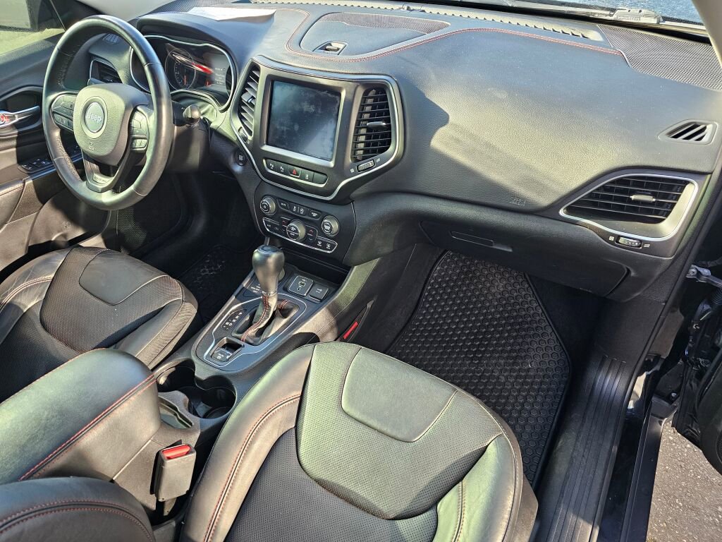 Used 2019 Jeep Cherokee Trailhawk image 10
