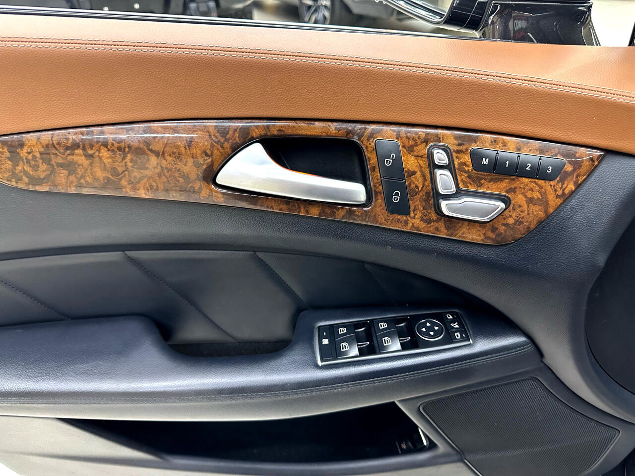 Used 2015 Mercedes-Benz CLS 400 w/ Premium 2 Package image 17