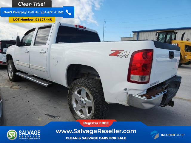 Used 2014 GMC Sierra 2500 SLT w/ SLT Convenience Package image 3