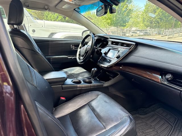 Used 2015 Toyota Avalon Limited w/ Technology Package FWD image 8
