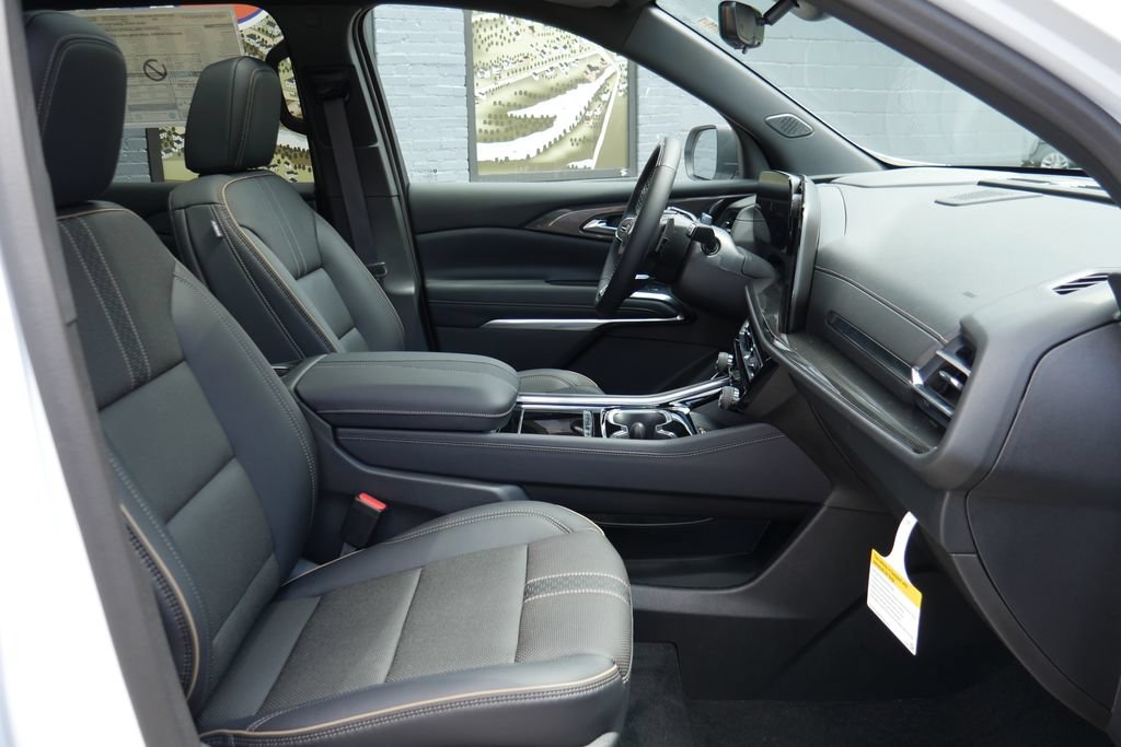 New 2026 Chevrolet Traverse High Country w/ LPO, Floor Liner Package AWD/4WD image 11