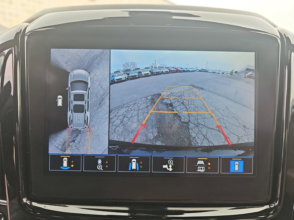 Used 2023 Chevrolet Traverse Premier AWD/4WD image 31