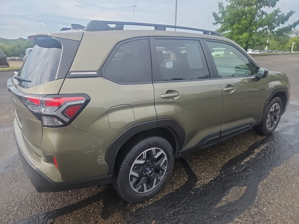 Used 2025 Subaru Forester Premium AWD/4WD image 8