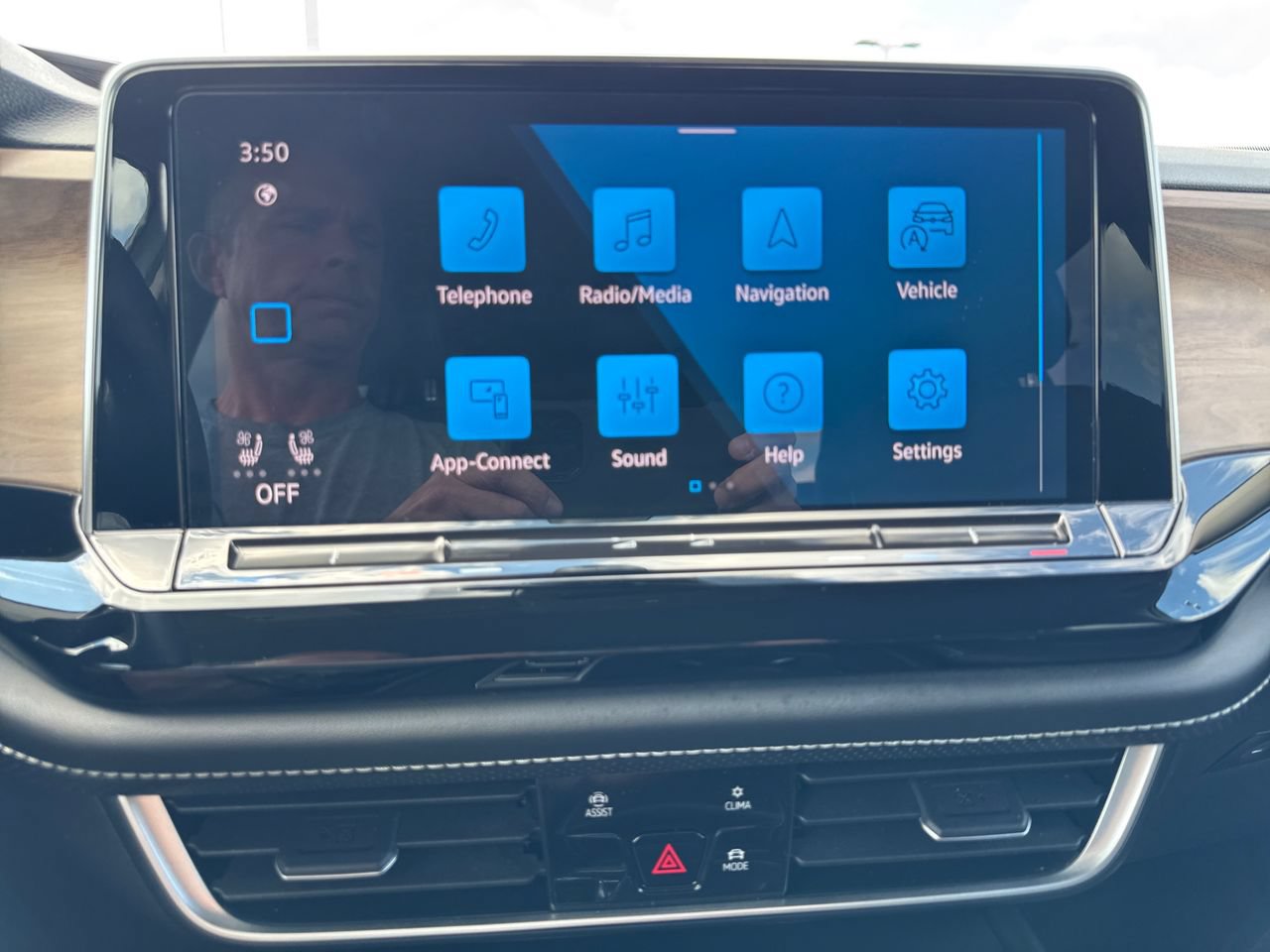Used 2024 Volkswagen Atlas SE AWD/4WD image 20