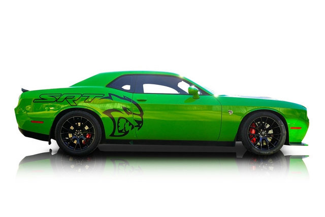 Used 2017 Dodge Challenger SRT Hellcat image 2
