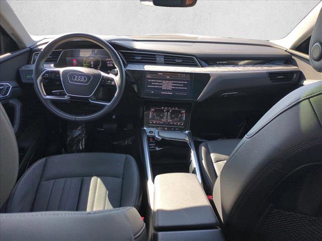 Used 2021 Audi e-tron Premium Plus w/ Premium Plus Package AWD/4WD image 19