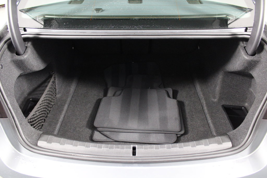 Used 2025 BMW 330i Sedan RWD image 16