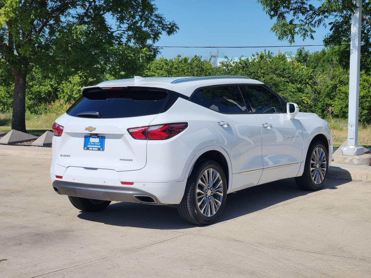 Used 2019 Chevrolet Blazer Premier w/ Driver Confidence II Package FWD image 5