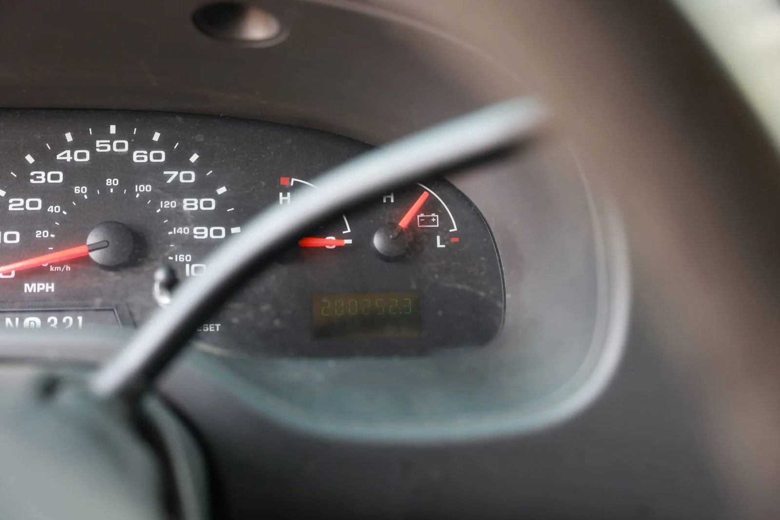 Used 2005 Ford E-350 and Econoline 350 Super Duty image 37