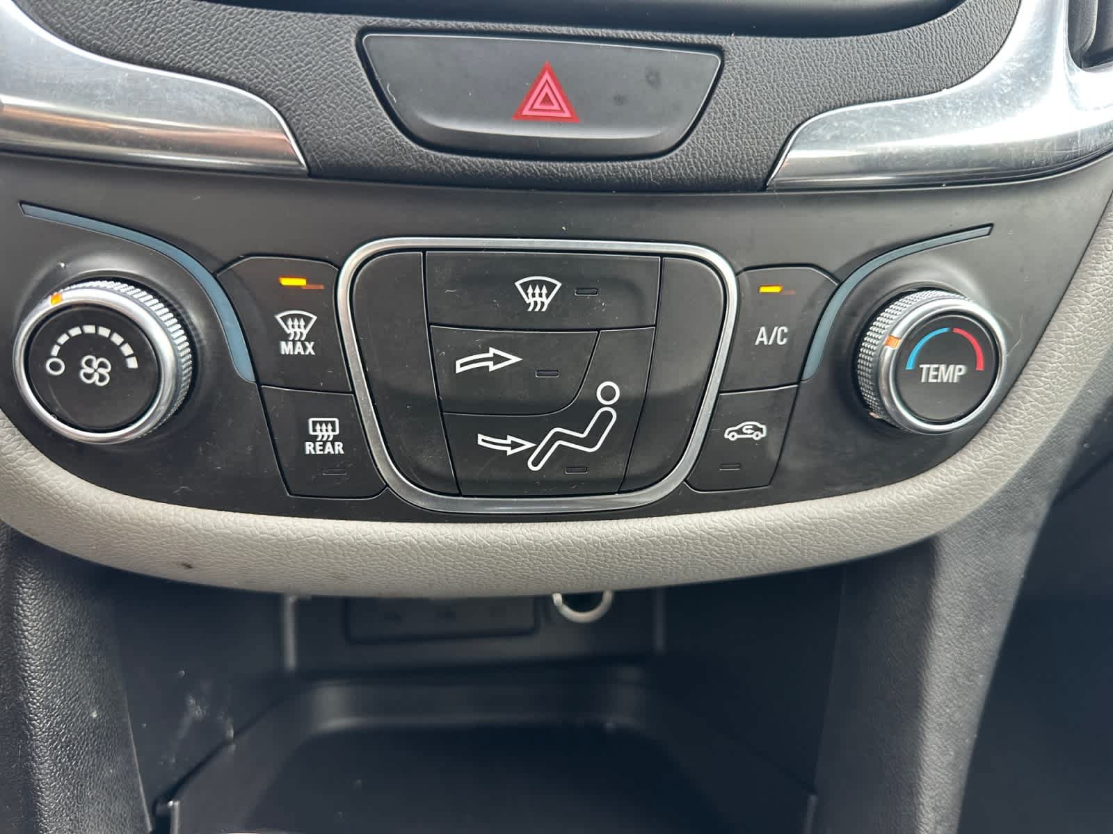 Used 2019 Chevrolet Equinox LS w/ LPO, Floor Liner Package FWD image 23