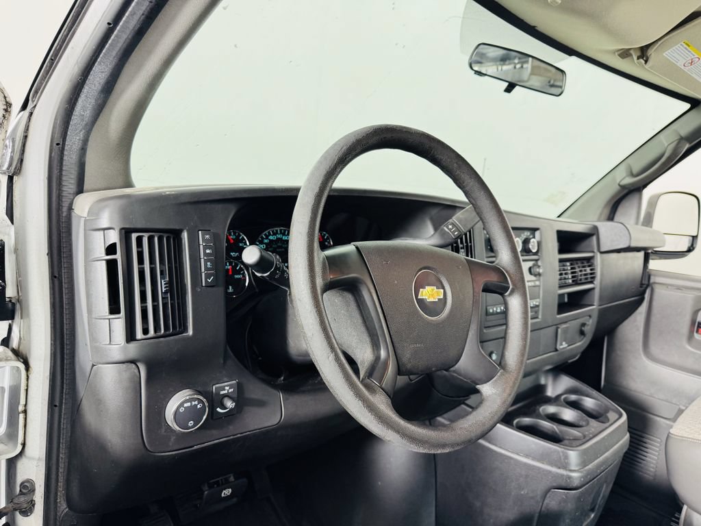 Used 2015 Chevrolet Express 2500 RWD image 7