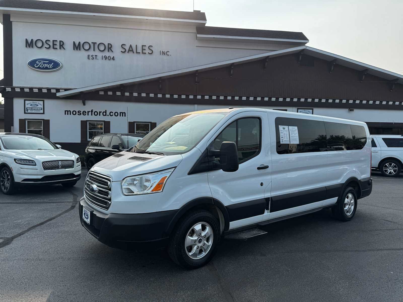 Used 2019 Ford Transit 350 XLT RWD image 1