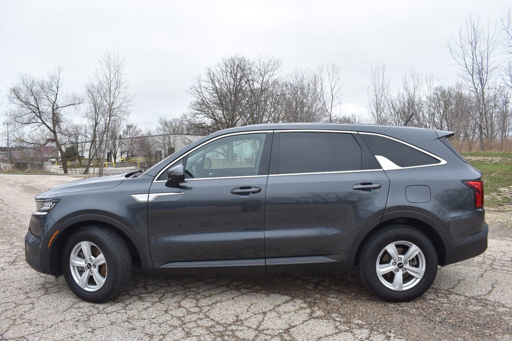 Used 2023 Kia Sorento LX FWD image 3