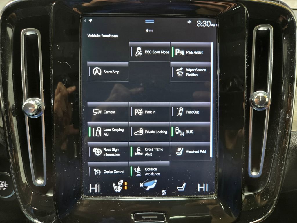 Used 2019 Volvo XC40 T5 Momentum image 24