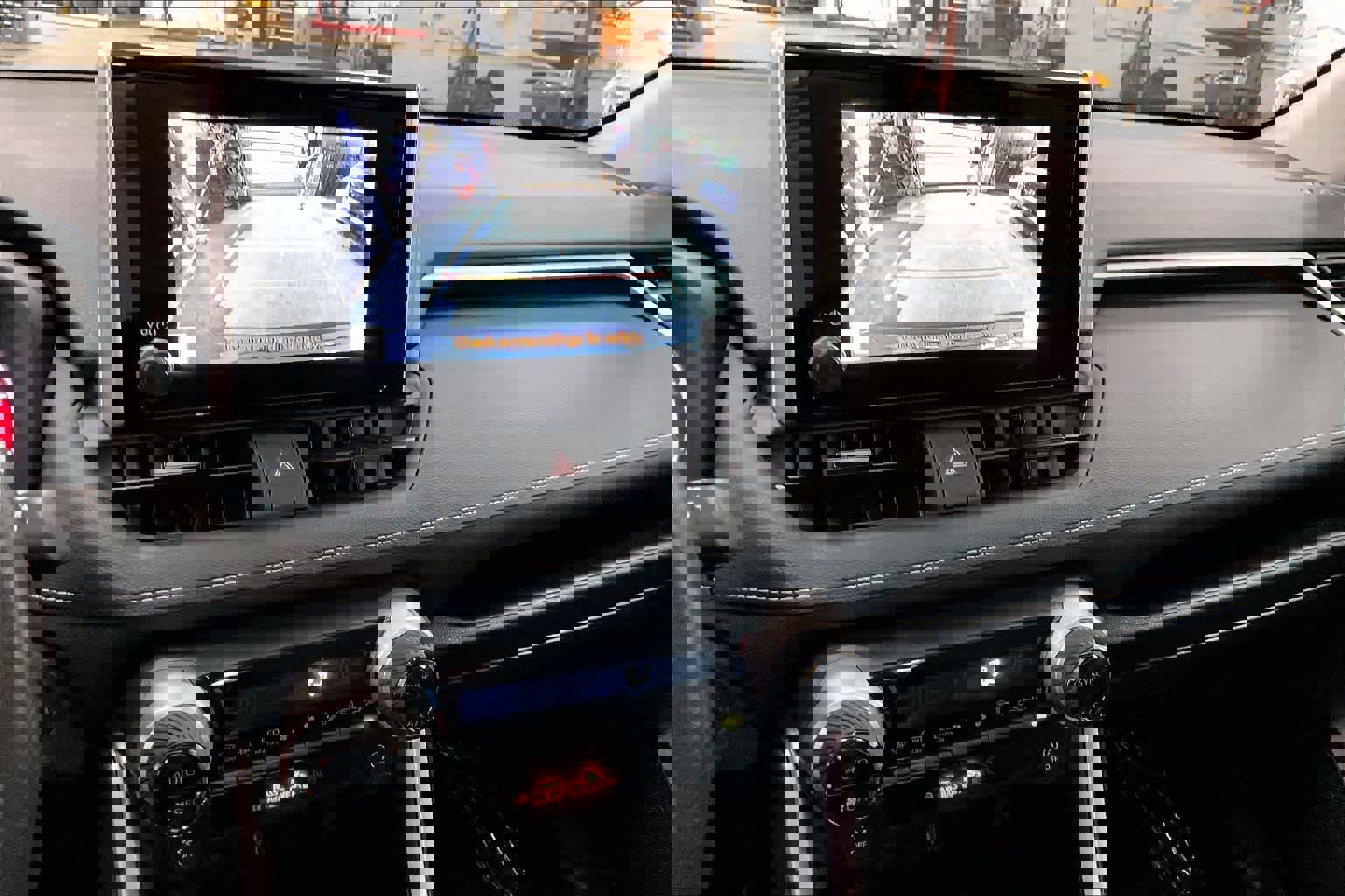 Used 2024 Toyota RAV4 XLE w/ Convenience Package image 27