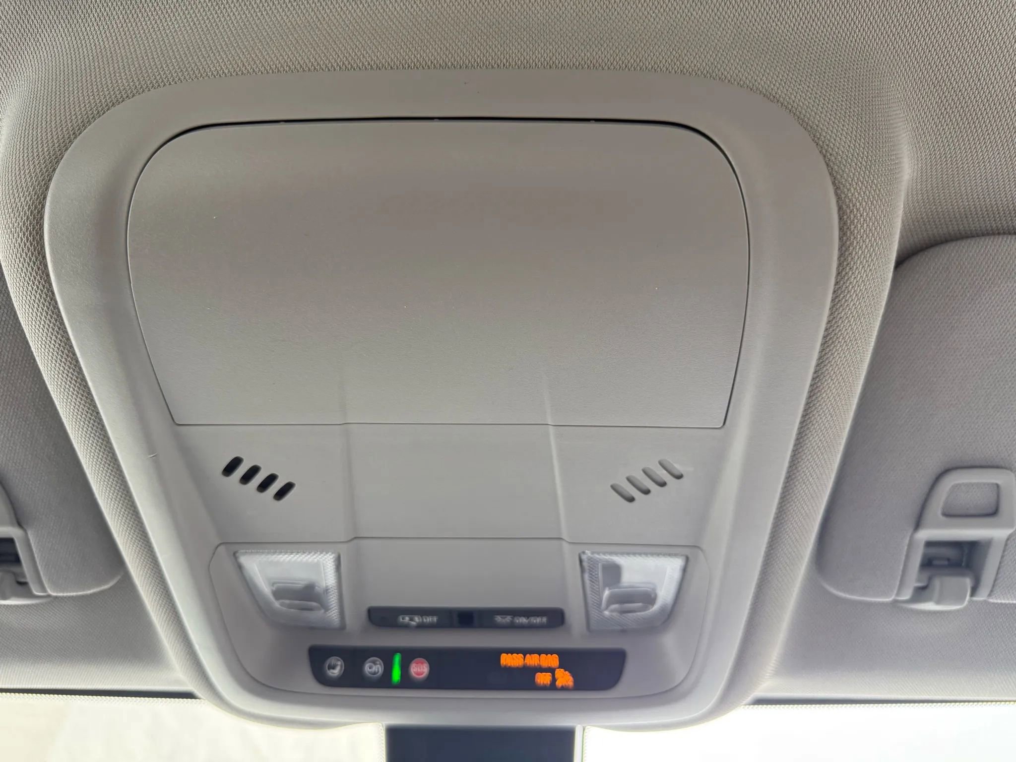 Used 2021 Chevrolet Equinox LS image 22