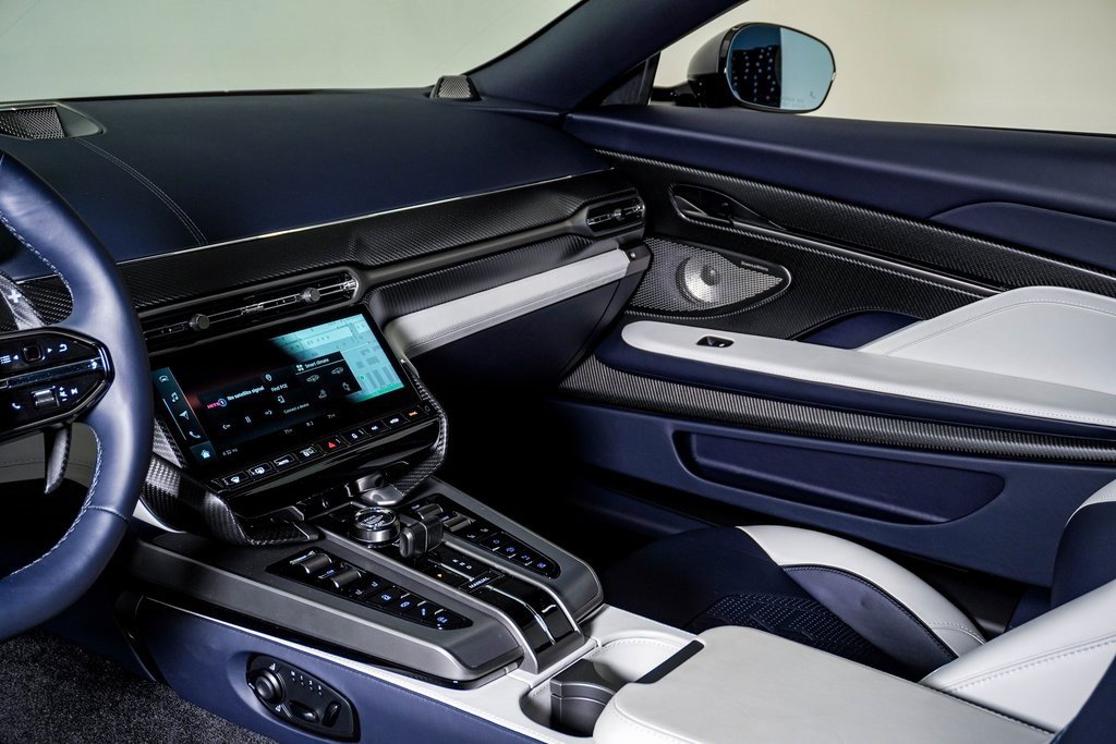 New 2025 Aston Martin Vanquish image 25