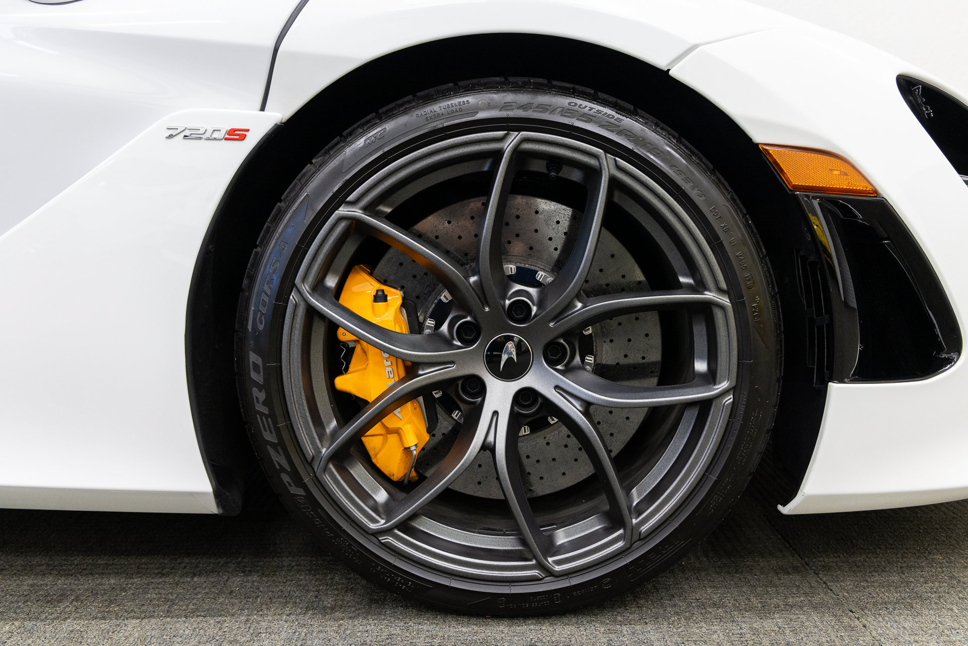 Used 2019 McLaren 720S Luxury RWD image 23