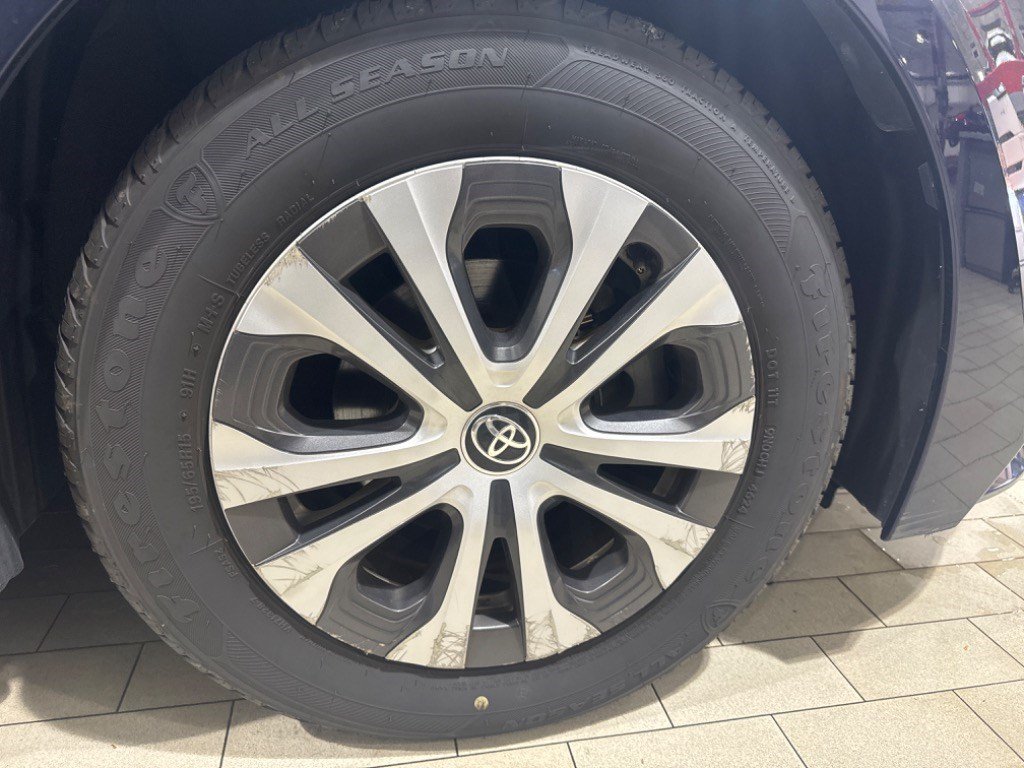 Certified 2022 Toyota Corolla LE FWD image 47