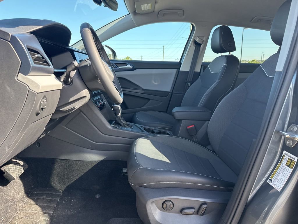 Used 2023 Volkswagen Taos SE image 6