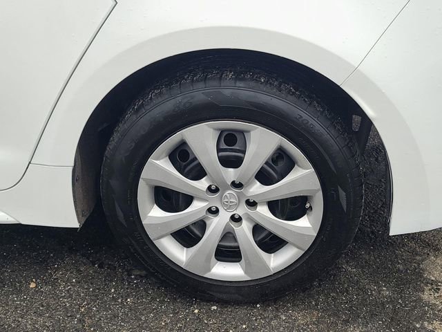 Used 2023 Toyota Corolla LE image 29