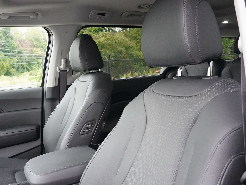 Used 2025 Kia Carnival SX Prestige FWD image 30