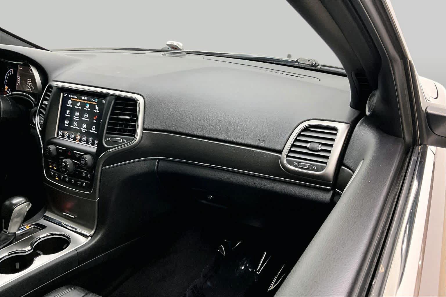 Used 2018 Jeep Grand Cherokee Limited w/ Luxury Group II AWD/4WD image 18