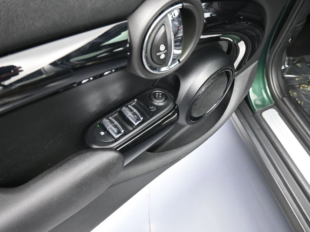 Used 2016 MINI Cooper S image 14