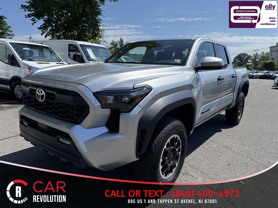 Used 2024 Toyota Tacoma TRD Off-Road AWD/4WD image 3