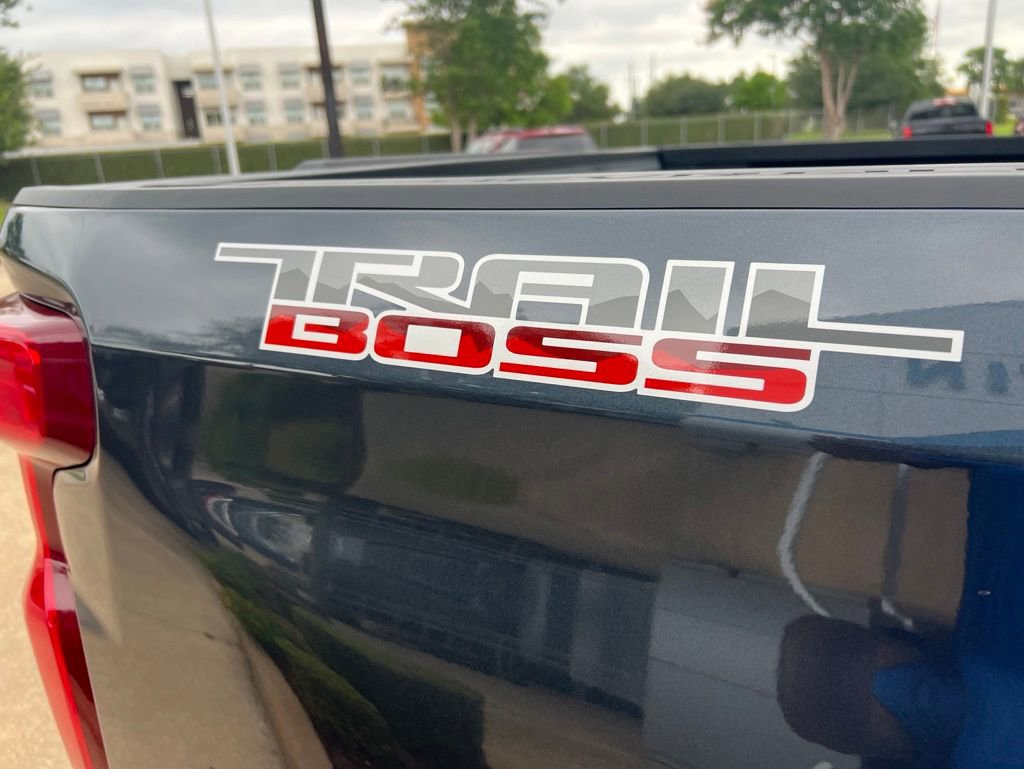 Used 2022 Chevrolet Silverado 1500 LT Trail Boss w/ Safety Package AWD/4WD image 7