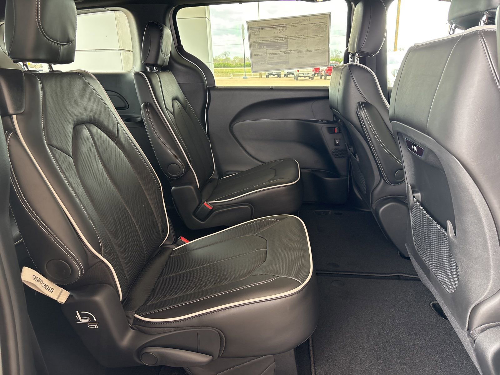 New 2026 Chrysler Pacifica Limited w/ S Appearance Package image 22