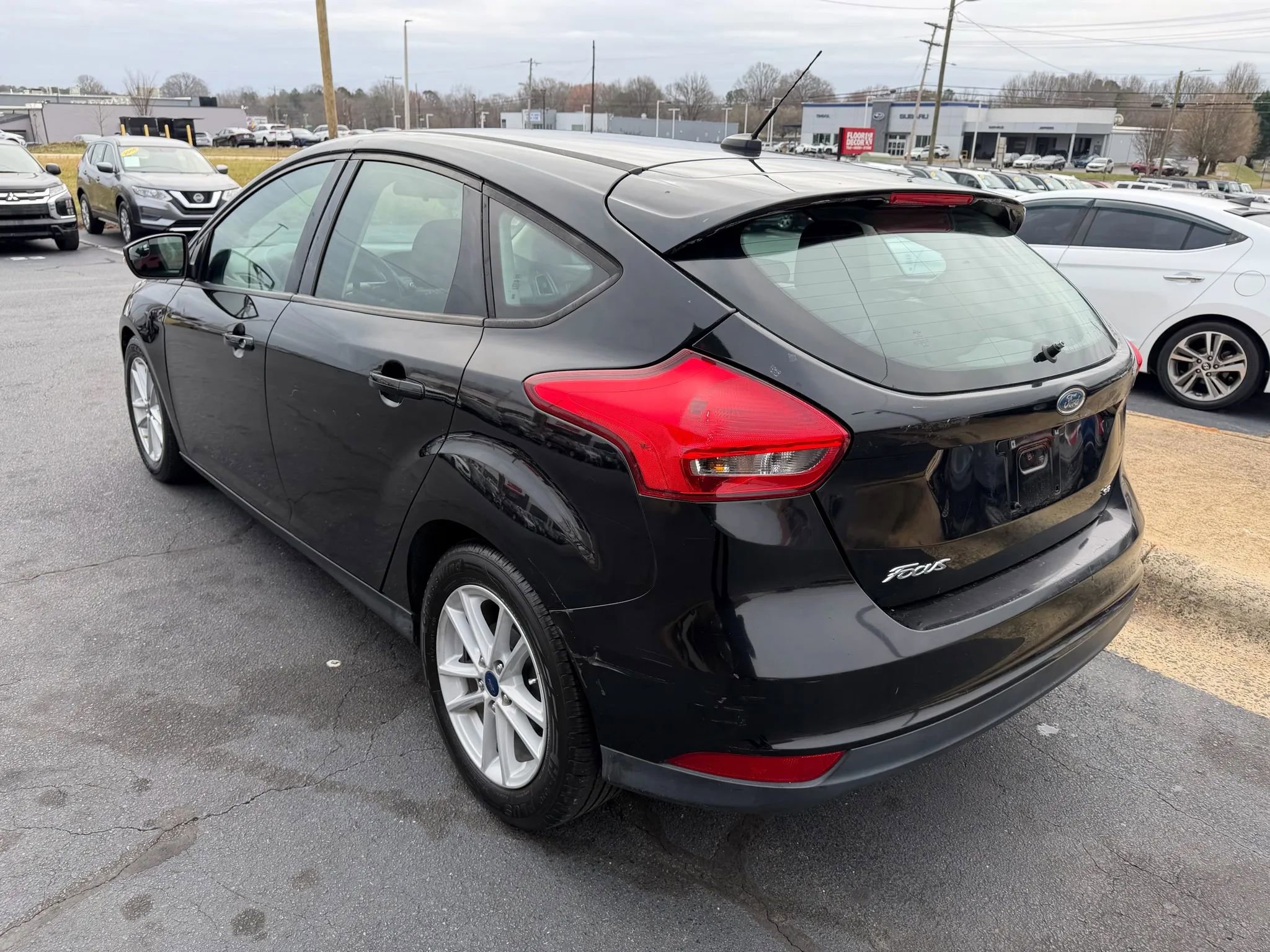 Used 2017 Ford Focus SE image 5