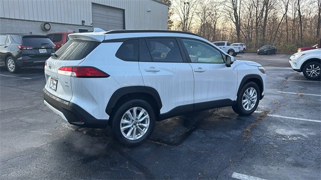 Used 2024 Toyota Corolla Cross LE image 29